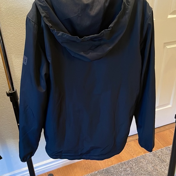 Under Armour windbreaker - Picture 3 of 3